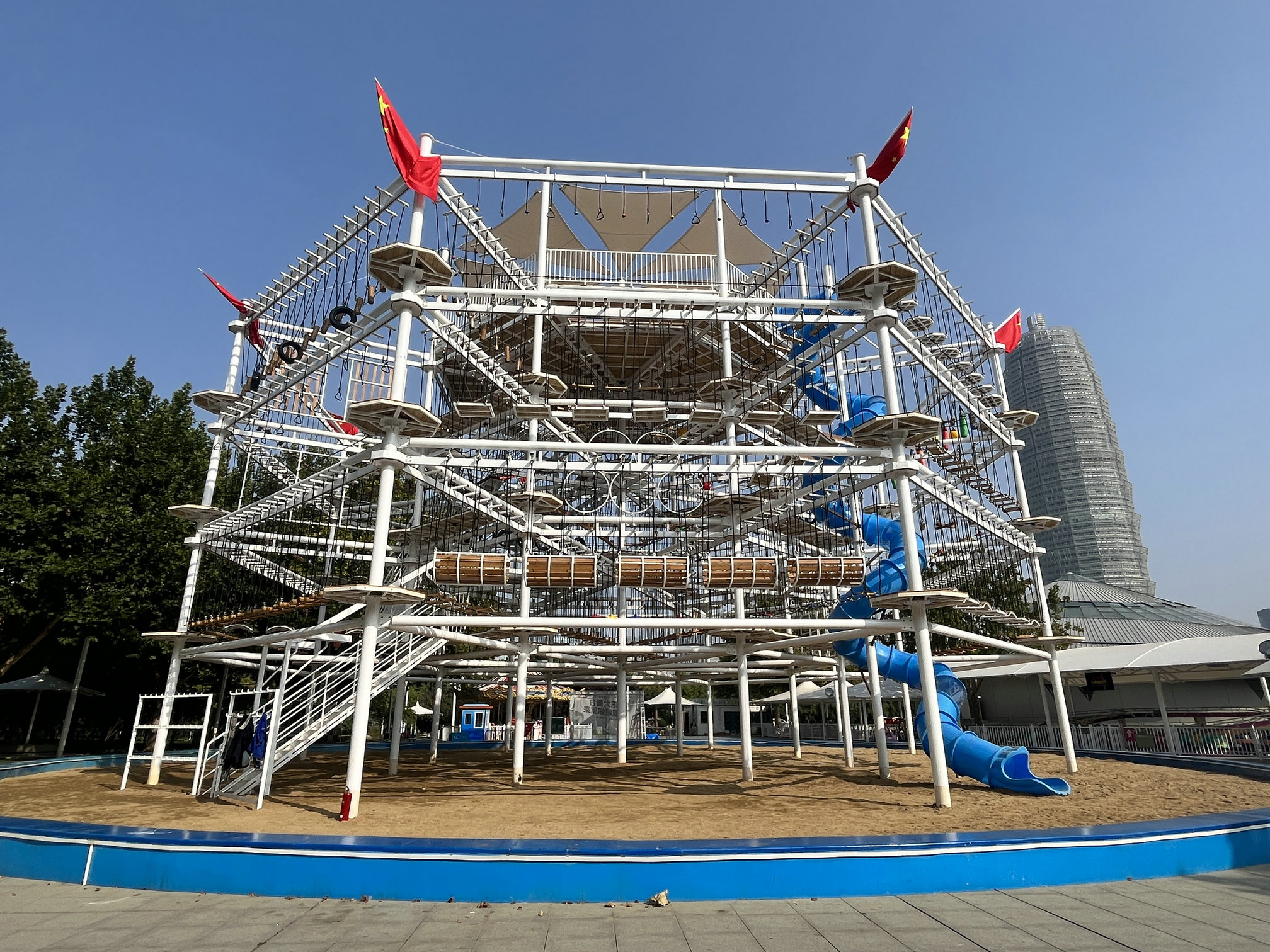 <b>河南鄭州CBD冒險(xiǎn)島樂園冒險(xiǎn)塔</b>